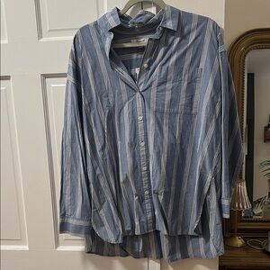Madewell Blue and White Vertical Stripe Button-Down Shirt - size Medium NWT